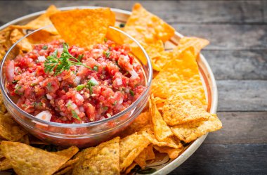 nachos ve salsa dip meksika gıda yakın görünümü