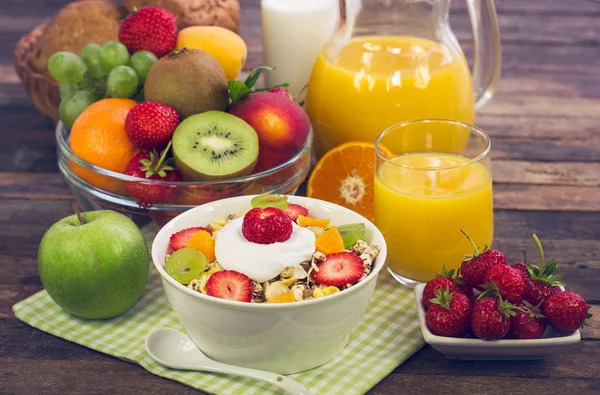 Κλείνω Πάνω Θέα Του Νόστιμο Υγιεινό Πρωινό Φρούτα — Φωτογραφία Αρχείου