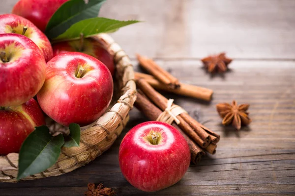 Close View Fresh Apples Wooden Backdrop — Stock Photo, Image