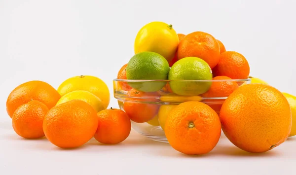 Vista Cerca Frutas Frescas Sobre Fondo Blanco —  Fotos de Stock