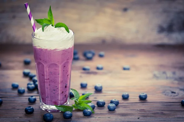 Frisches Getränk Glas Aus Blaubeeren Auf Holzgrund — Stockfoto