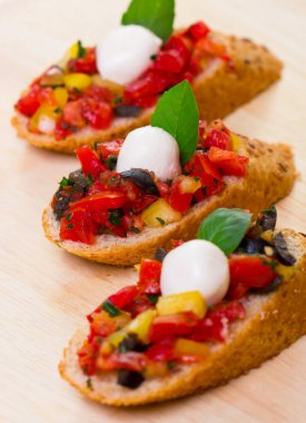 kadar çeşitli lezzetli meze Görünümü Kapat