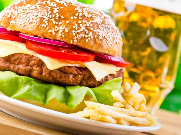 Vista Cerca Sabrosa Hamburguesa Papas Fritas — Foto de Stock