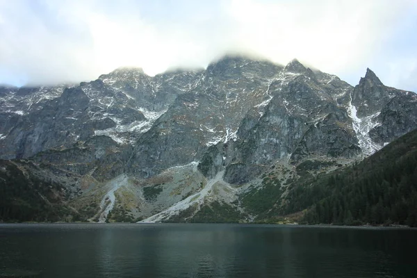 风景如画的山湖海眼 鱼溪瓦莱伊 2018 莫尔斯基 奥科是雷比 波托克山谷最大 第四深的湖泊 塔特拉国家公园 扎科帕内附近 — 图库照片