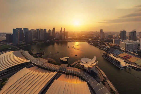 마리나 지역에서 싱가포르 도시입니다 스카이 건물입니다 일몰에 — 스톡 사진