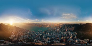 360 panorama 180 derece seamless panorama görüş açısı şehir merkezinde Hong Kong şehrinin batımında tarafından. Eşit aralıklı dikdörtgen küresel eşit uzaklıkta projeksiyon Vr içerik için arka plan olarak Loca