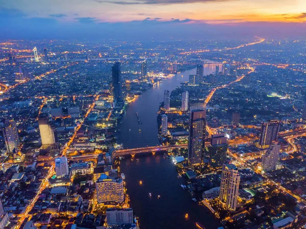 Havadan Görünümü Chao Phraya Nehri Bangkok Şehir Merkezinde Finans Bölgesine — Stok fotoğraf