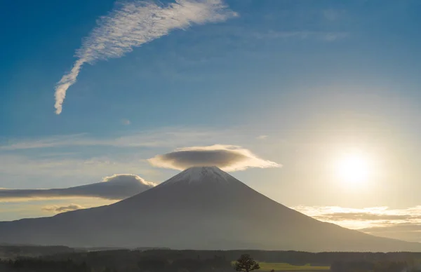Berg Fuji Mit Hutförmiger Wolke Bei Blauem Sonnenaufgang Himmel Mit — Stockfoto