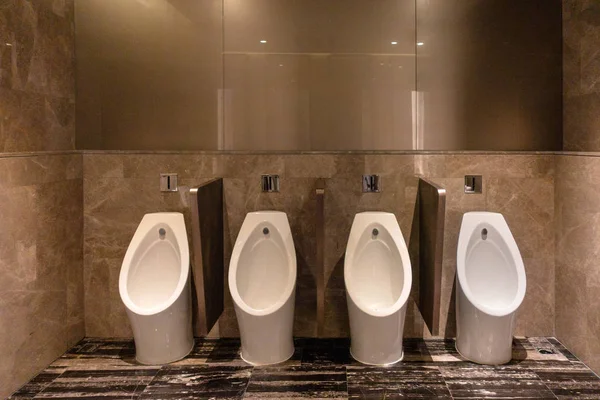 Rangée Urinoirs Modernes Hommes Toilettes Publiques Dans Les Toilettes Publiques — Photo