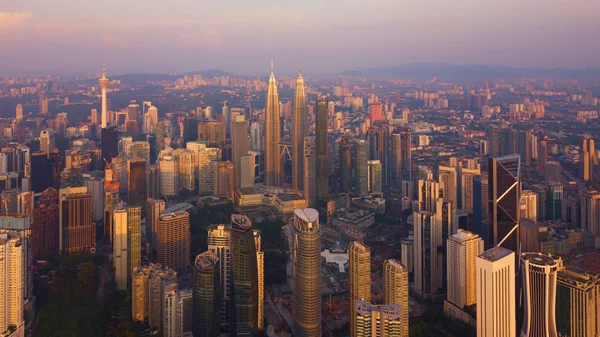 Havadan görünümü Kuala Lumpur Şehir merkezinde, Malezya. Mali distri — Stok fotoğraf