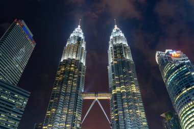 Petronas ikiz kuleleri zirve. Kuala Lumpur Şehir Merkezi, Malaysi