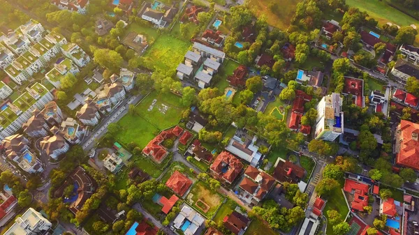 Αεροφωτογραφία του κατοικημένη γειτονιά. Αστική στέγαση ανάπτυξη συσ — Φωτογραφία Αρχείου
