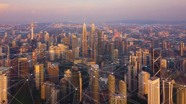 吉隆坡市中心的数字网络连接线路, 马来语 — 图库照片