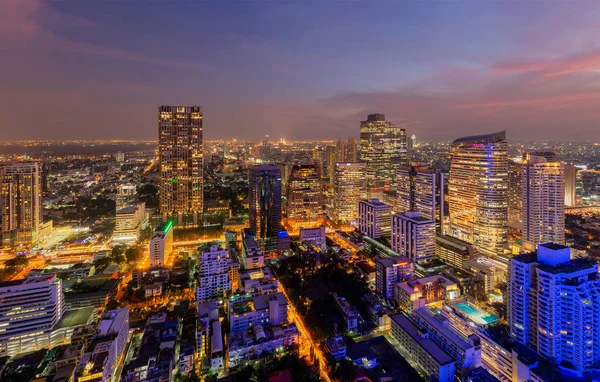 Vista aérea do distrito de Sathorn, centro de Bangkok. Tailândia. Barbatana — Fotografia de Stock