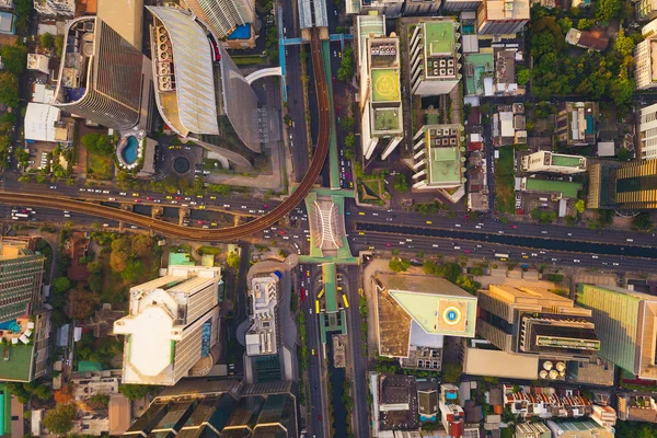 Flygfoto över Sathorn korsning eller korsningen med bilar trafi — Stockfoto