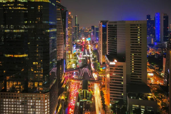 Vista aérea do cruzamento Sathorn ou junção com carros traffi — Fotografia de Stock