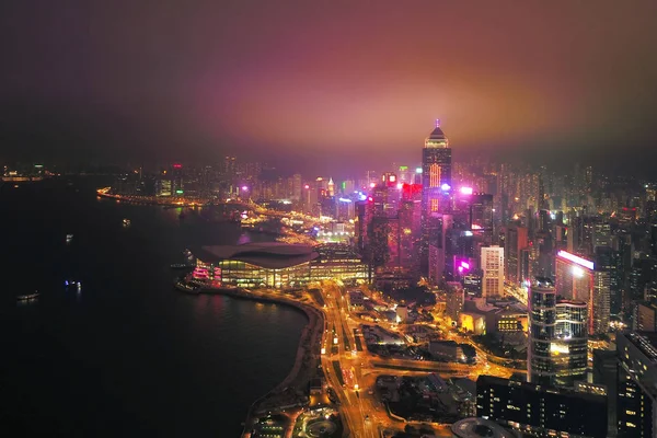 Aerial view of Hong Kong Downtown and Victoria Harbour with rain — Stock Photo, Image