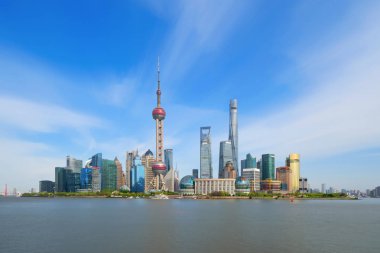 Huangpu Nehri, Çin tarafından Shanghai Downtown siluetinde İnci. 