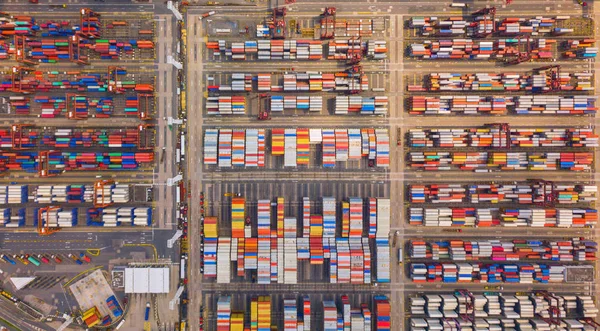 Vista superior aérea del buque de carga de contenedores en la exportación e importación —  Fotos de Stock