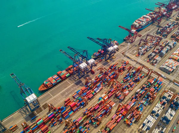 Luftaufnahme von Containerschiffen im Export und Import — Stockfoto