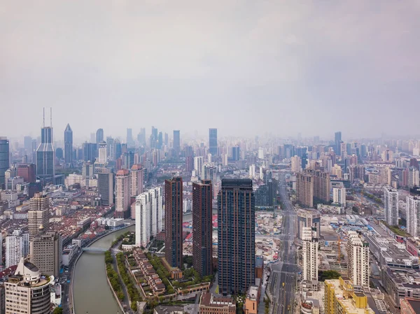 Luftaufnahme der Innenstadt von Shanghai, China. Finanzbezirk und — Stockfoto