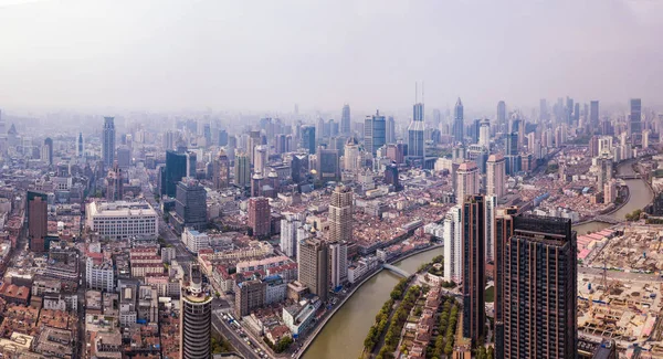 Vista aérea del centro de Shanghai, China. Distrito financiero y —  Fotos de Stock