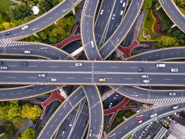 Vista aérea de los cruces de la carretera forma letra x cruz. Puentes , — Foto de Stock