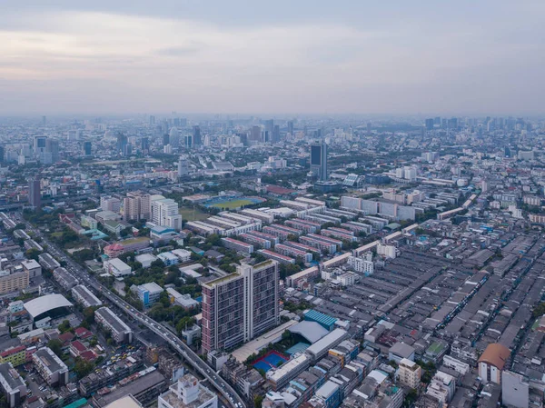 拉玛9路的鸟瞰图，新中央商务区，曼谷市中心，泰国. — 图库照片