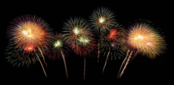 Nemzetközi tűzijáték fesztivál jelenik meg éjjel. Sokféle társ — Stock Fotó