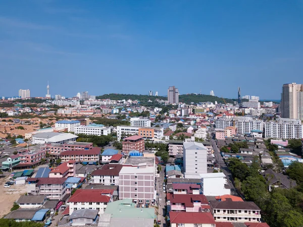 タイ・チョンブリのパタヤ町の航空写真。観光都市 — ストック写真