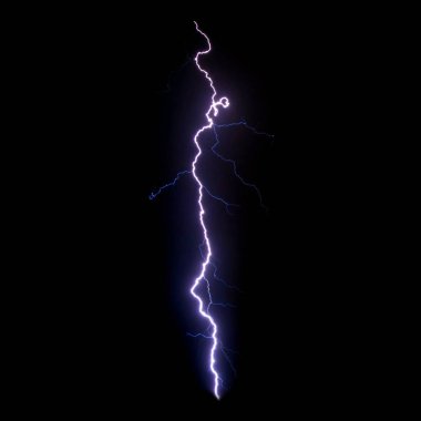 Tasarım elem için siyah arka planda izole gerçekçi yıldırım