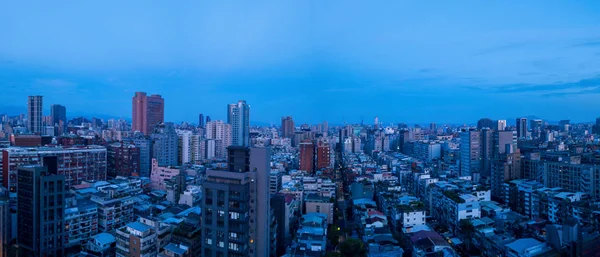 Luftaufnahme von Taipeh Innenstadt, Taiwan. Finanzbezirk und b — Stockfoto