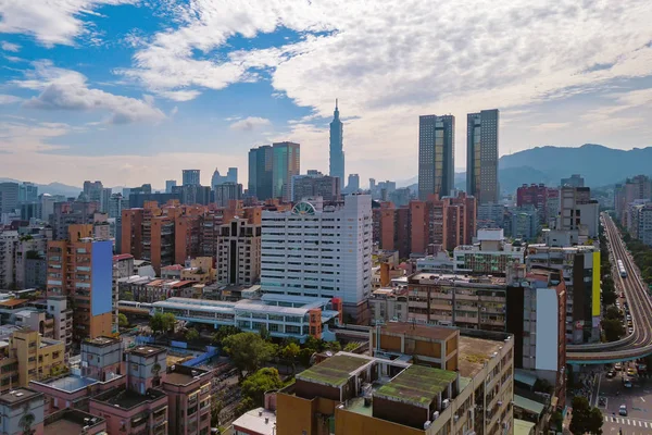 Taipei Downtown, Tayvan havadan görünümü. Finans Bölgesi ve b — Stok fotoğraf