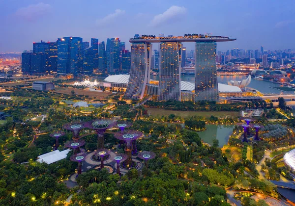 Vue aérienne du centre-ville de Singapour. Quartier financier et busine — Photo