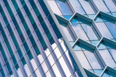 Ofis binaları. Fütüristik tec altıgen pencerelerin yapısı