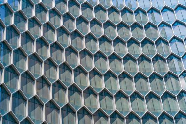 Ofis binaları. Fütüristik tec altıgen pencerelerin yapısı