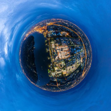 Küçük gezegen 360 derece küre. Petr havadan görünümü Panorama