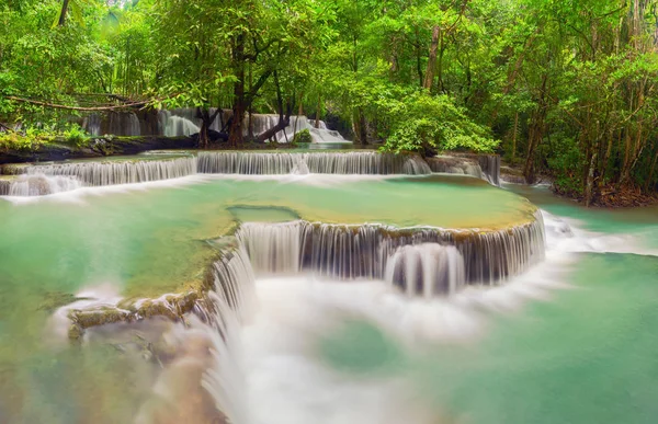 Cascada Huay Mae Khamin. Paisaje natural de Kanchanaburi dist — Foto de Stock