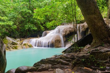 Erawan Şelalesi. N Kanchanaburi ilçe doğa manzara