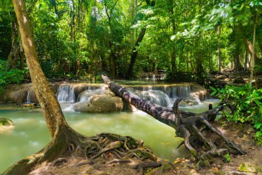 Erawan Şelalesi. N Kanchanaburi ilçe doğa manzara