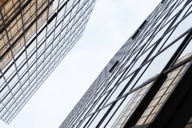 Altın bina. T modern ofis gökdelenler Windows cam