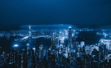 Victoria Peak'ten Hong Kong Şehir Merkezi'nin havadan görünümü. Finansal 