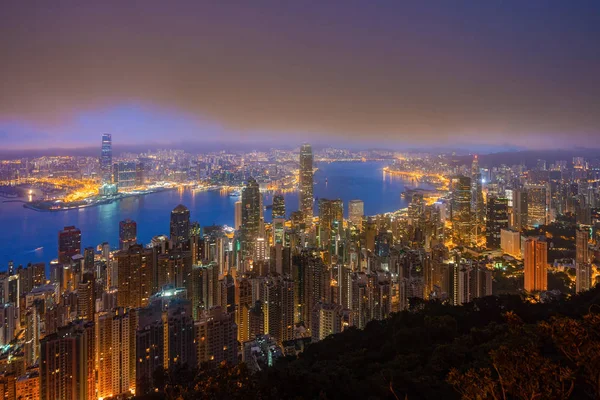 Légi kilátás a Hong Kong Downtown Victoria Peak. Pénzügyi — Stock Fotó