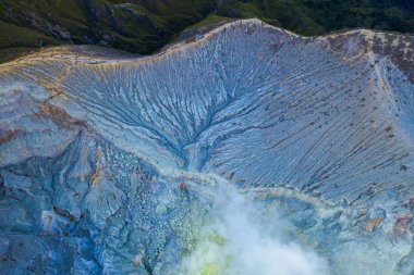 Turkuaz s ile Kawah Ijen yanardağ kayakayanın havadan görünümü