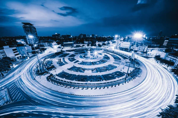 Le rond-point de Wongwian Yai. Vue aérienne des carrefours routiers. Routes — Photo