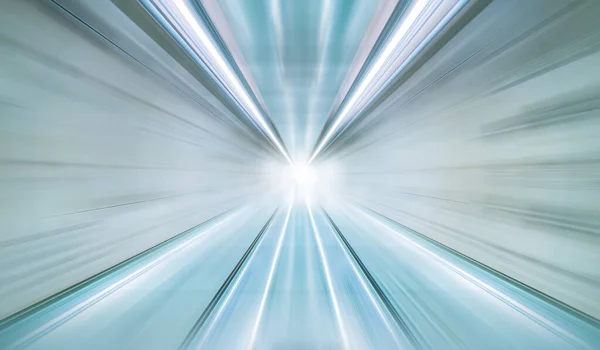 Svart och vitt suddig hastighet rörelse i motorvägstunnel med ljus — Stockfoto