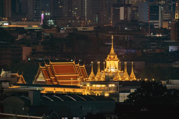 Loha Prasat 、 Wat Ratchanatda和摩天大楼 — 图库照片