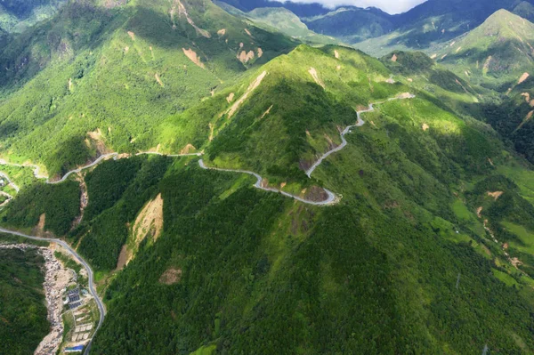 具有稻田梯田的范思潘山脉的空中俯瞰, — 图库照片