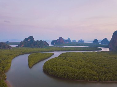 Samet Nangshe 'nin, Dağ Vadisi tepelerinin ve tro' nun havadan görünüşü.