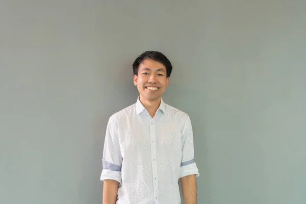 Retrato Feliz Sorridente Jovem Negócio Asiático Homem Chinês Pessoa Isolado — Fotografia de Stock